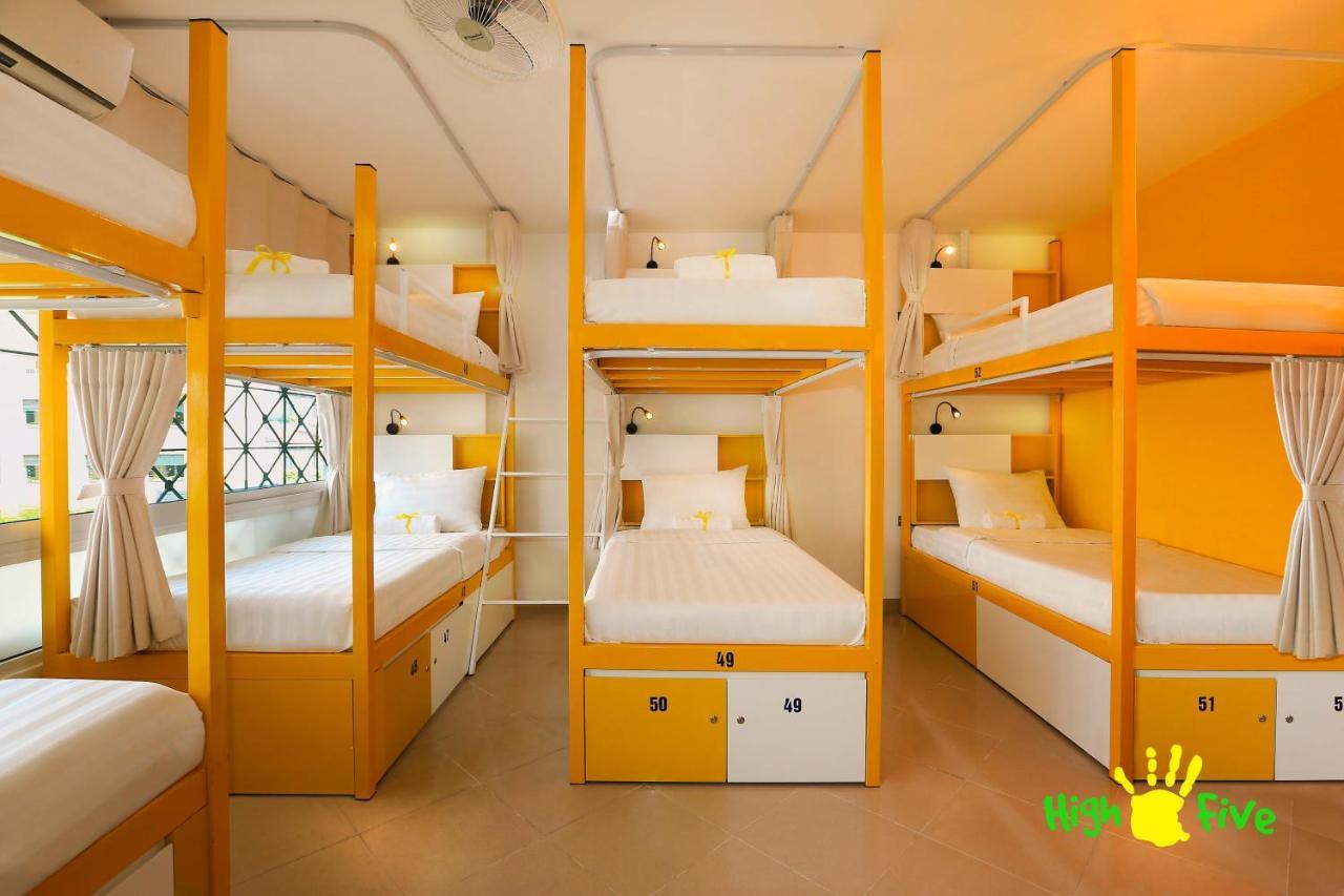 Hostel High Five